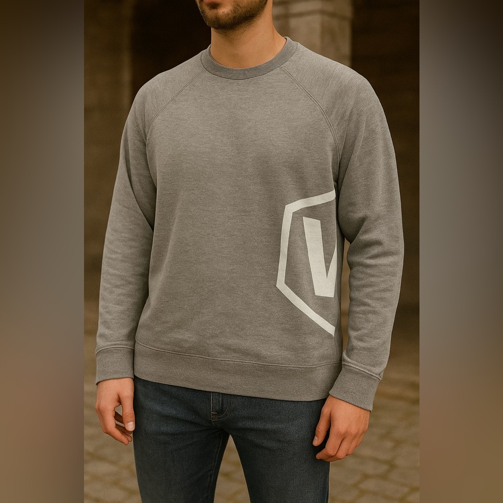 VI Gray Crewneck Sweatshirt Size XL Minimalist Logo Pullover Sweater Casual